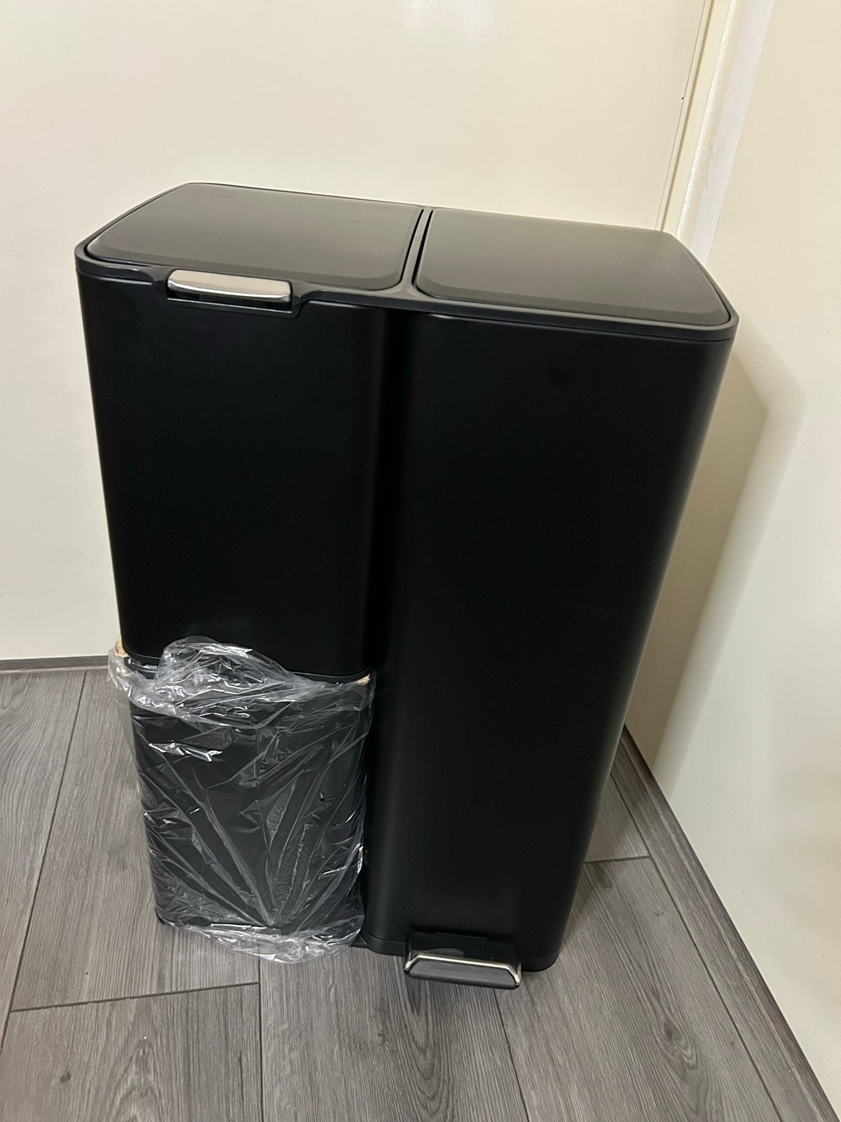 Bayt prullenbak - beschadigd, Huis en Inrichting, Woonaccessoires | Prullenbakken, Ophalen, Met pedaal, Nieuw, 40 liter of meer