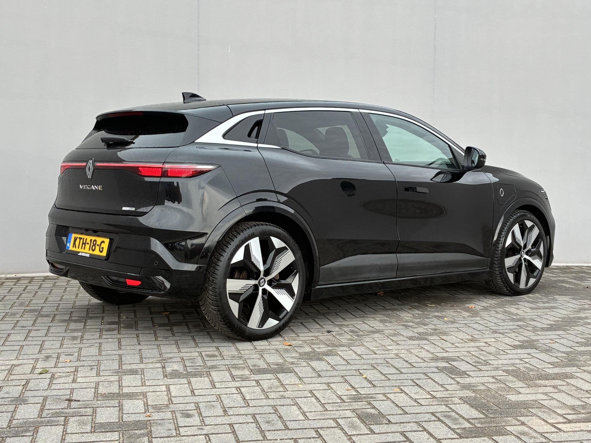 Renault Megane E-Tech EV40 Boost Charge Techno / Accu SoH 92, Gebruikt, 300 km, Leder en Stof, Zwart