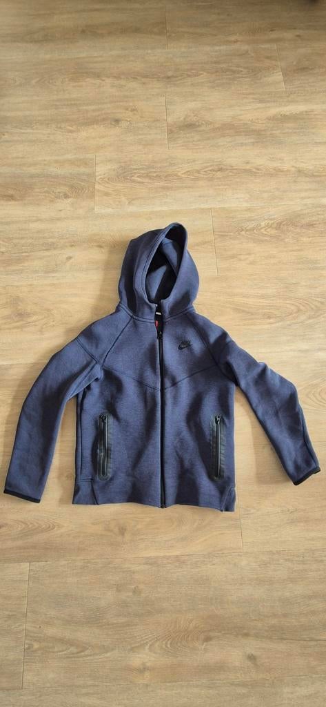 Nike Tech Fleece jas (L 147-158) met gratis broek, Kinderen en Baby's, Gebruikt, Jongen of Meisje, Ophalen of Verzenden, Nike