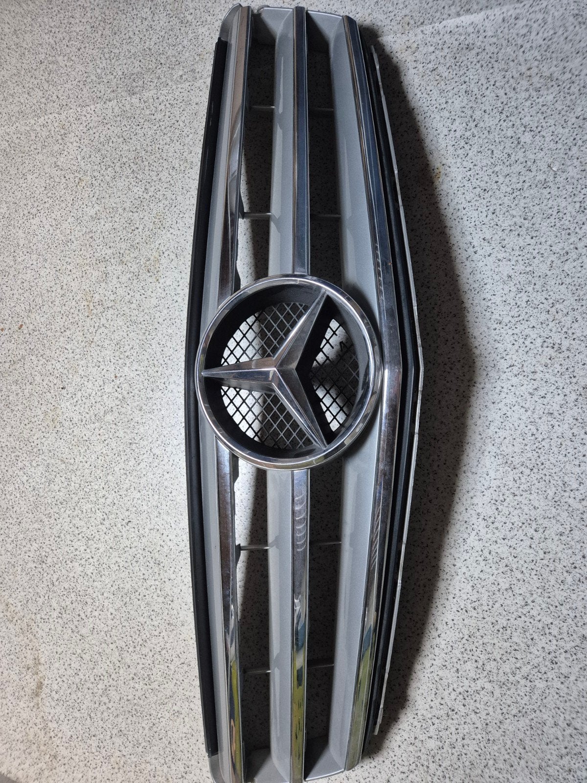 Mercedes-Benz Grille met Ster - Origineel w204, Gebruikt, Voor, Mercedes-Benz, Ophalen of Verzenden