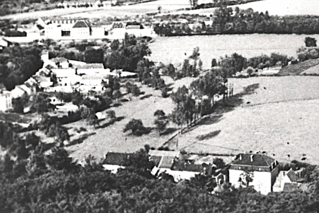 947018 Valkenburg Panorama 1950 Gelopen met Postzegel, Ophalen of Verzenden, 1940 tot 1960, Gelopen, Limburg