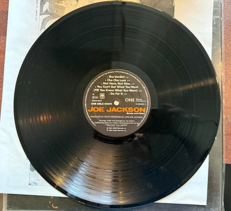 Foto 5 van Joe Jackson - Body and Soul LP | 1984 NL (VG+/VG+)
