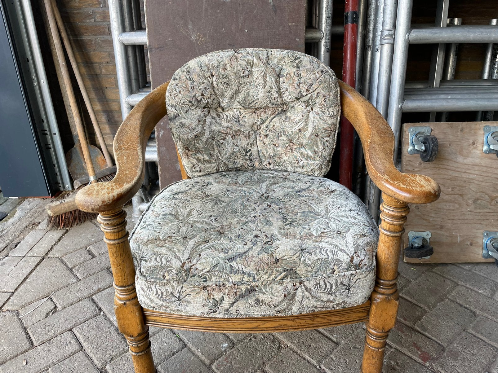 Antieke houten armstoel (fauteuil, Ophalen