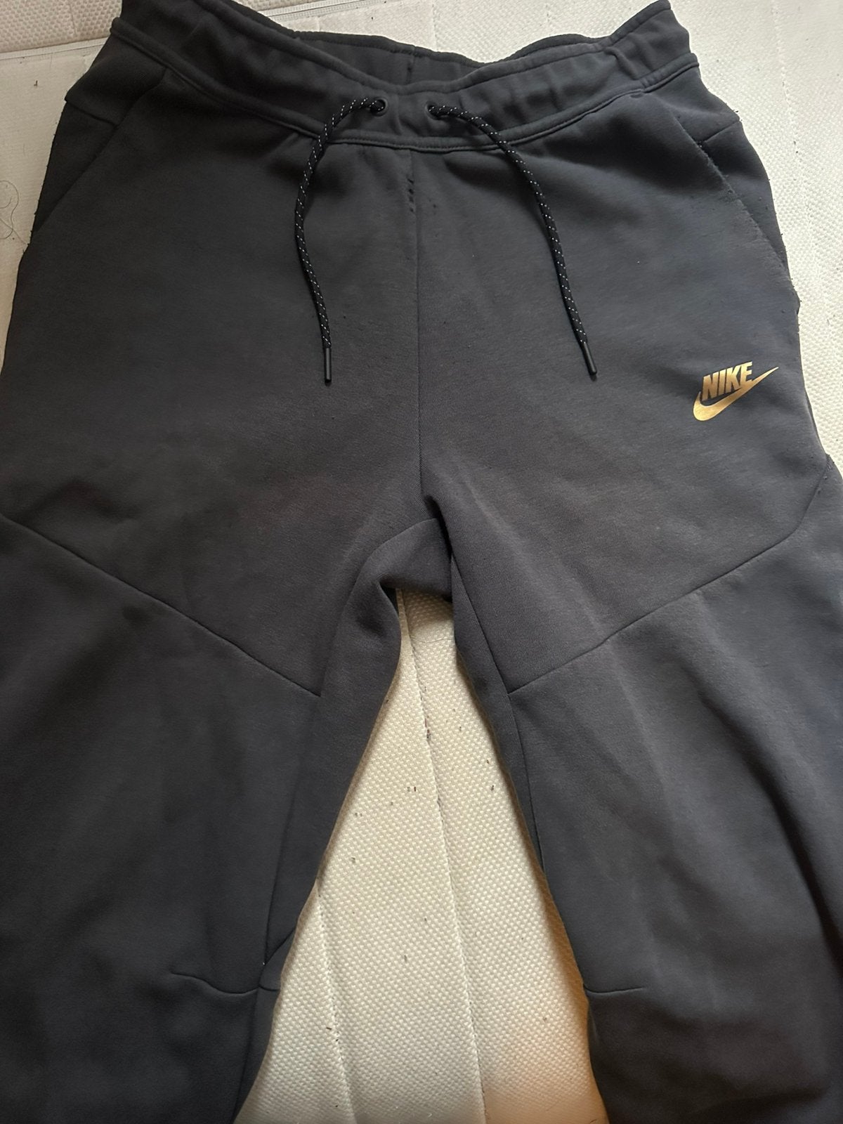 Nike Tech Fleece Joggingbroek Zwart met Gouden Logo, Zwart, Overige maten, Ophalen of Verzenden, Gedragen
