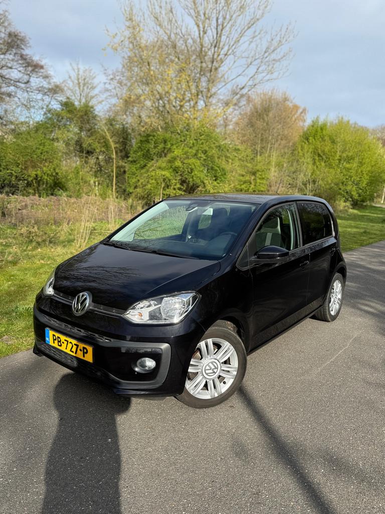 Volkswagen up! 1.0 60pk high up! (bj 2017), Auto's, Volkswagen, Voorwielaandrijving, Gebruikt, Zwart, Origineel Nederlands