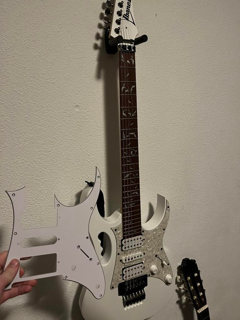 Ibanez JEM-JR zo goed als nieuw - Slechts 5x gebruikt!, Muziek en Instrumenten, Snaarinstrumenten | Gitaren | Elektrisch, Ophalen of Verzenden