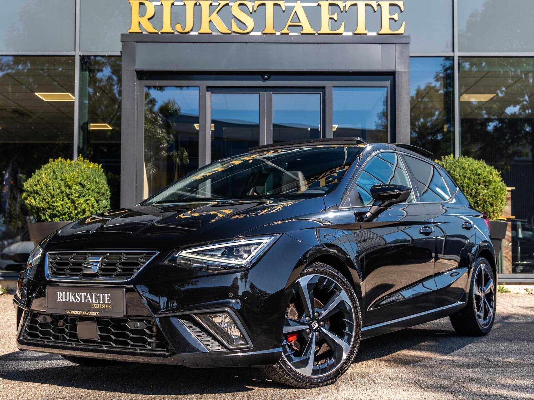 Seat Ibiza 1.5 TFSI FR|PANO|CAMERA|ACC|18''|CARPLAY|STOELVW, Auto's, Dealer onderhouden, Gebruikt, Zwart, 4 cilinders