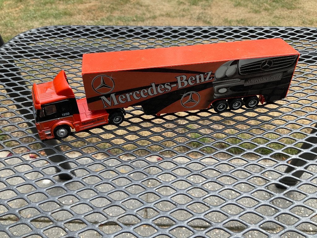 MercedesBenz 1850 NG SK vrachtwagen met oplegger schaal 1:87, Hobby en Vrije tijd, Ophalen of Verzenden, Zo goed als nieuw, Bus of Vrachtwagen