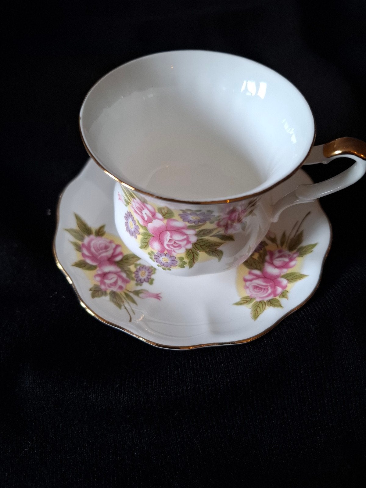 Royal Ascot "Rose Basket" theekop en schotel, Ophalen of Verzenden