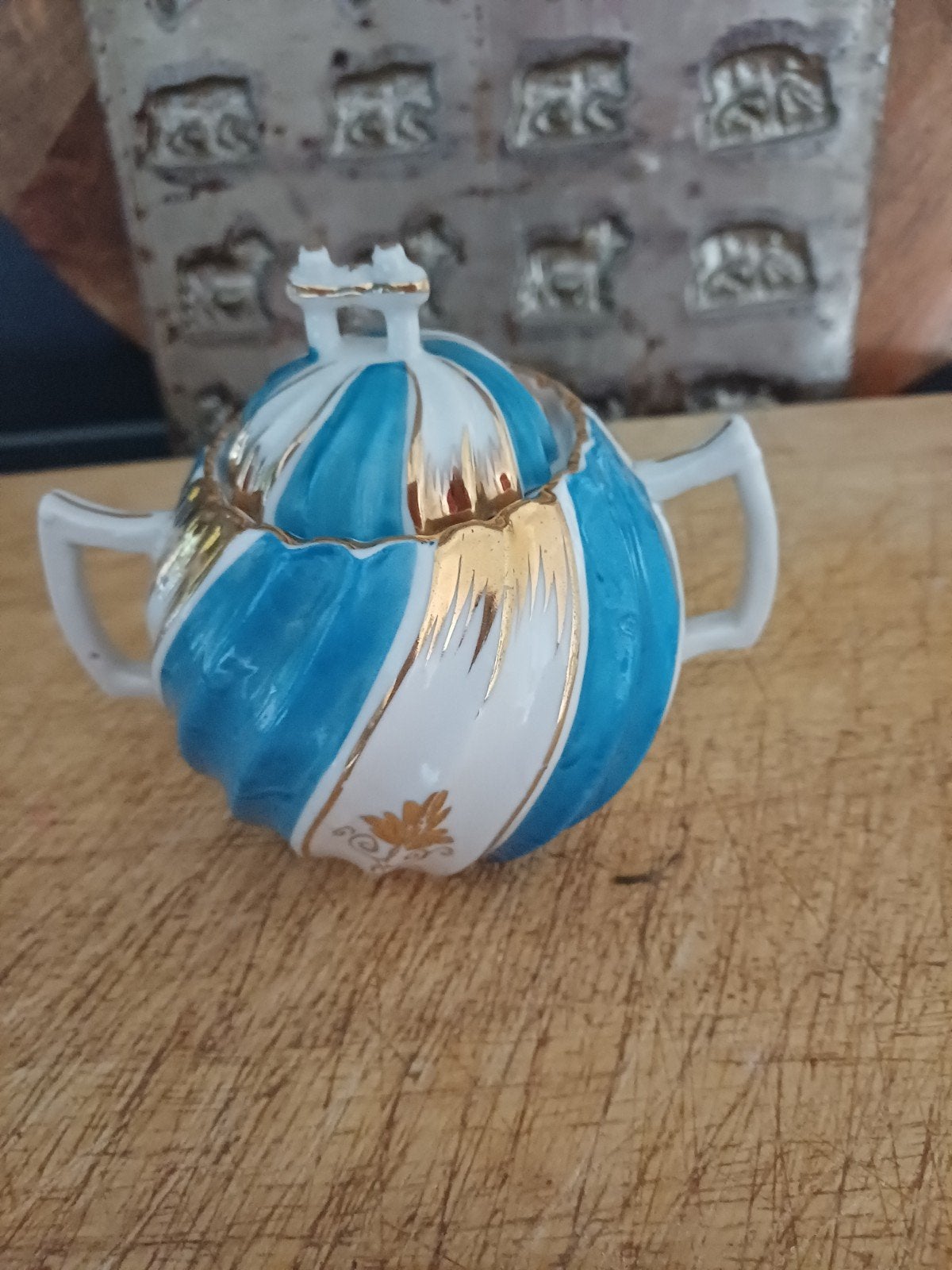 Prachtige Franse Suikerpot genummerd blauw wit goudaccenten, Verzenden