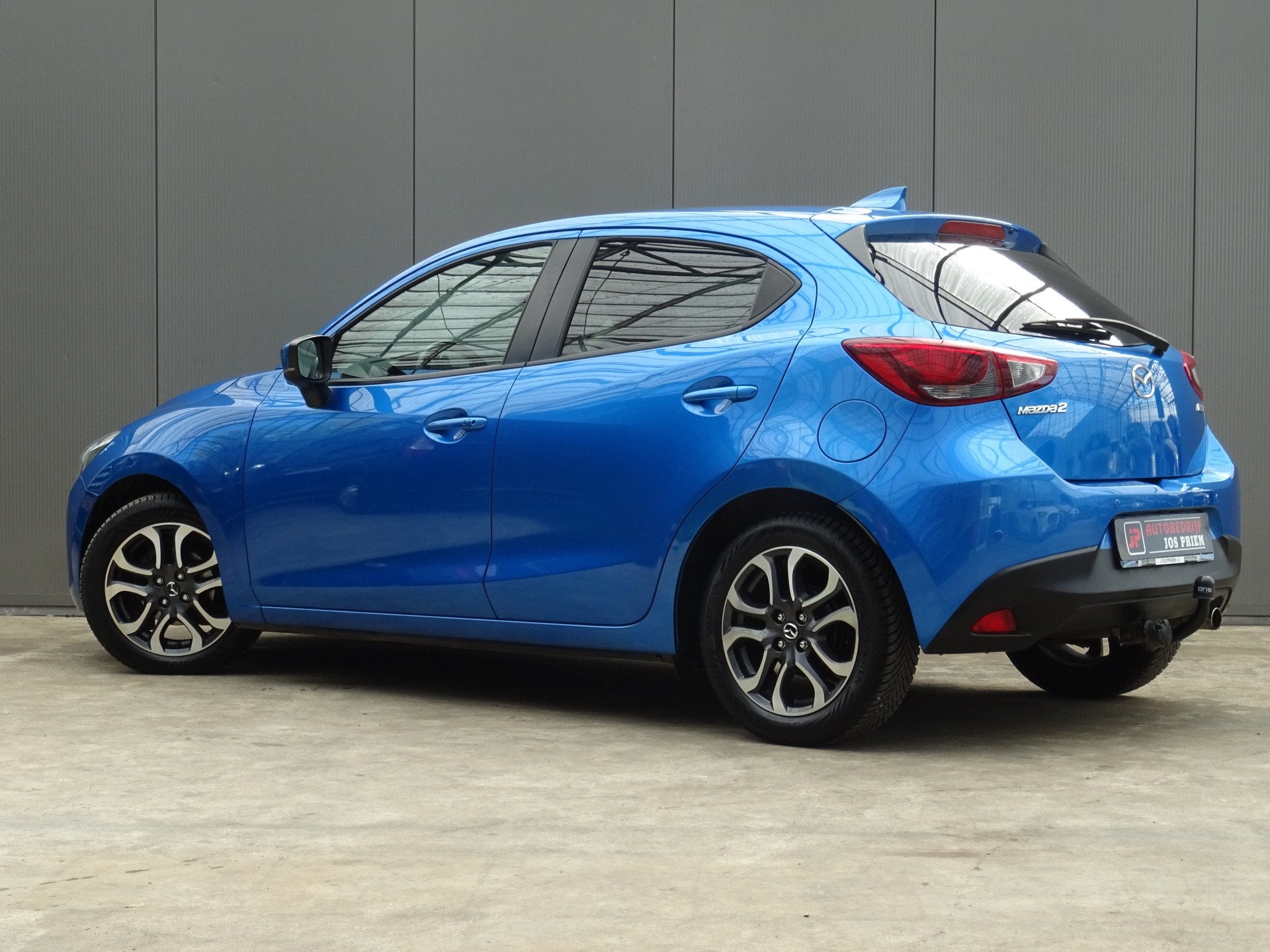 Mazda 2 1.5 Skyactiv-G GT-M * 4 SEIZOENSBANDEN * TREKHAAK !, Voorwielaandrijving, Stof, Gebruikt, 4 cilinders