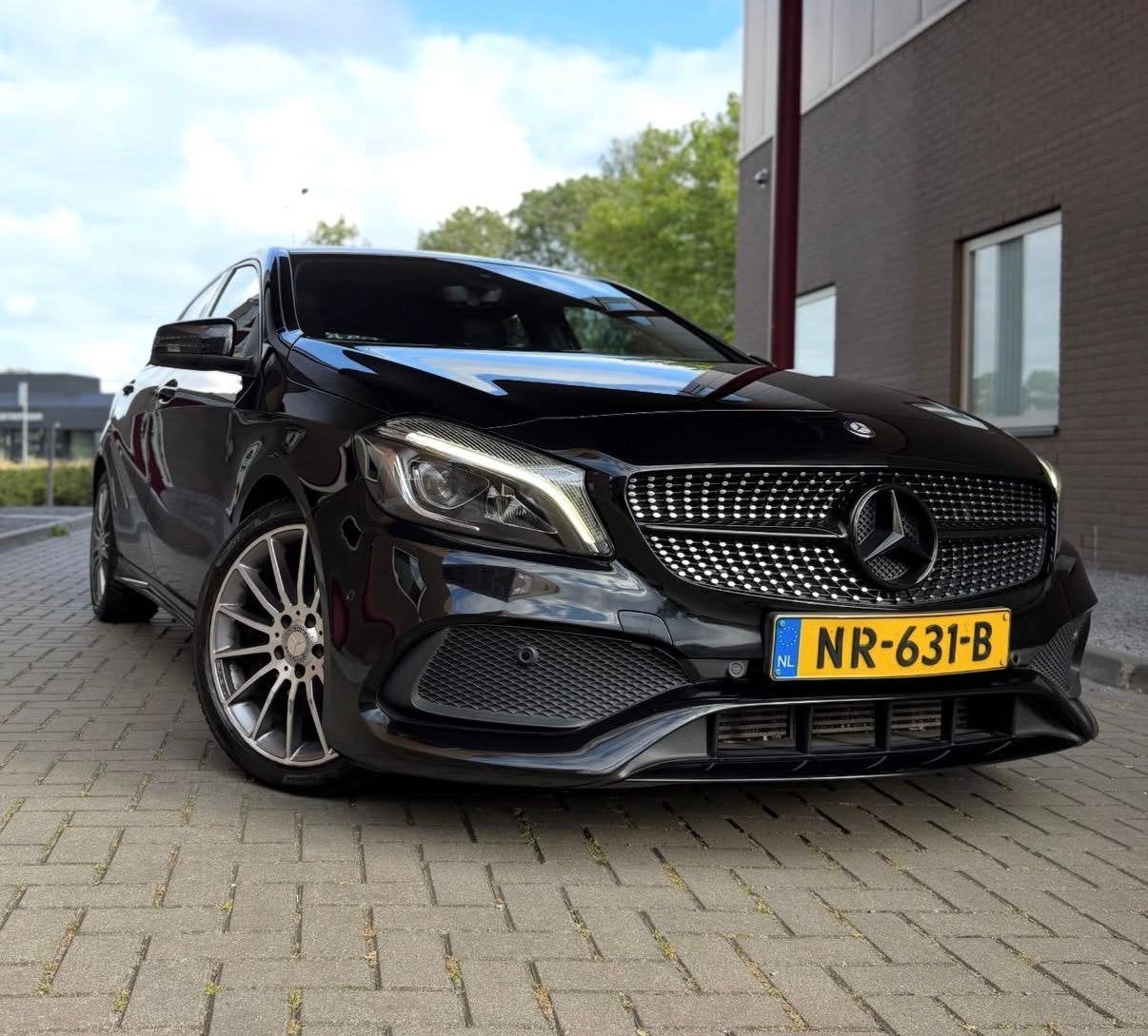 Mercedes A-Klasse A180d CDI AMG AUT 2017, Auto's, Mercedes-Benz, 1325 kg, 4 cilinders, Zwart, Origineel Nederlands