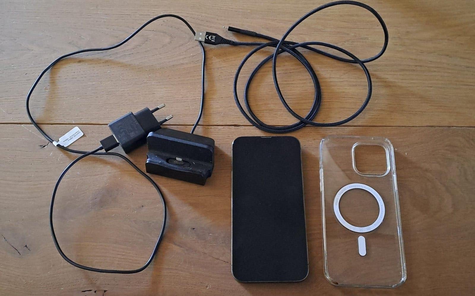 iPhone 13 Pro Max 512GB + MagSafe Hoesje & Accessoires, Ophalen of Verzenden, Zo goed als nieuw, 512 GB