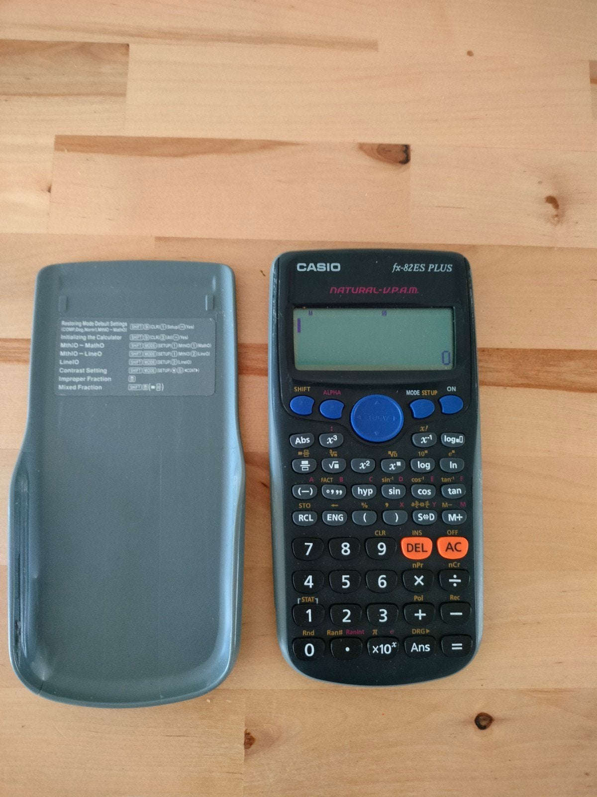 Rekenmachine Casio fx-82ES PLUS, Ophalen of Verzenden, Grafische rekenmachine, Zo goed als nieuw