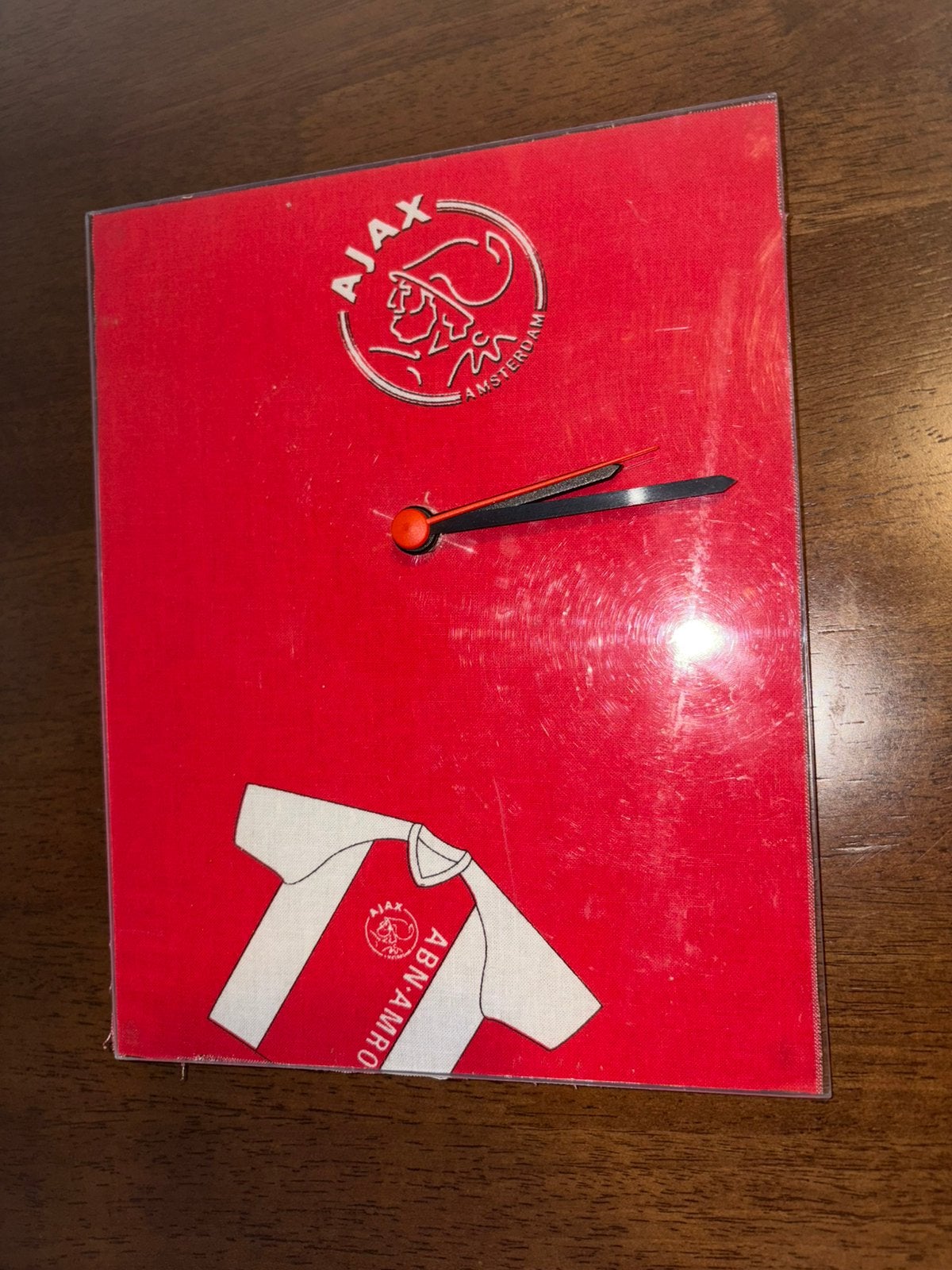 Ajax wandklok - defect, Analoog, Ophalen of Verzenden, Rood, Wandklok