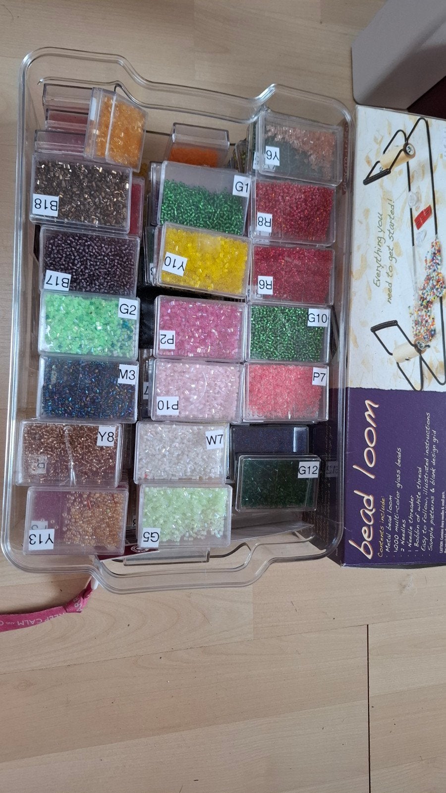 Grote set glas kraaltjes en rocailles met een bead loom, Ophalen of Verzenden, Zo goed als nieuw, Kraal