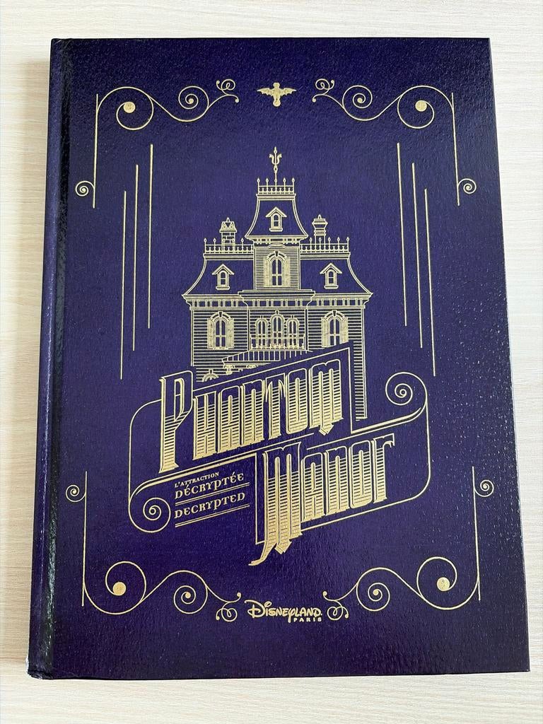 Phantom Manor Decrypted - Disneyland Paris Boek, Verzamelen, Ophalen of Verzenden, Zo goed als nieuw