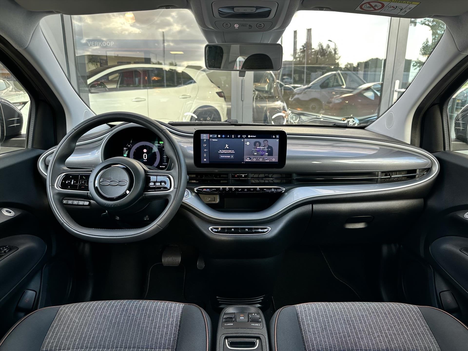 Fiat 500 E 42kWh 118pk Icon 42kWh | CAM | SOH:92,6% | Stoelv, Automaat, Stof, Gebruikt, 4 stoelen