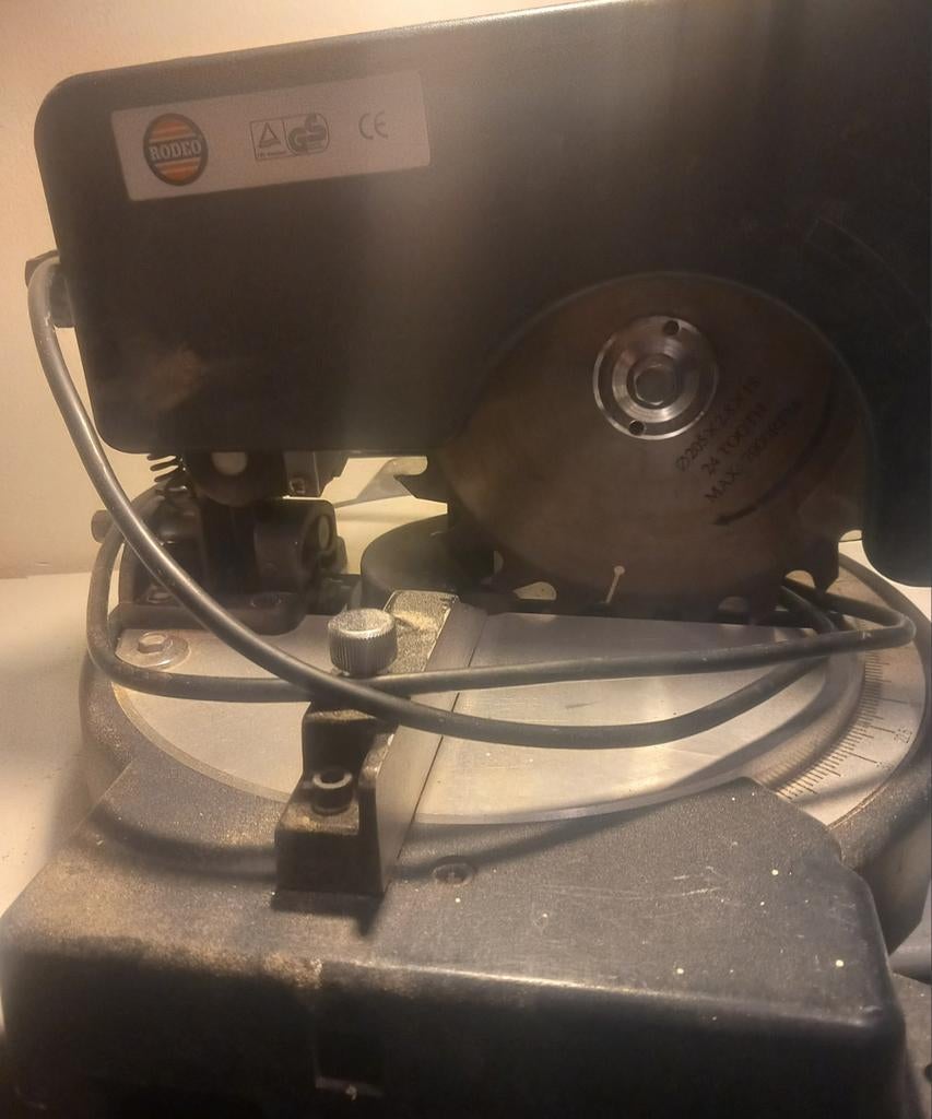 Bodeo Afkortzaag - Gebruikt, Doe-het-zelf en Verbouw, Gereedschap | Zaagmachines, Gebruikt, Ophalen of Verzenden, Afkortzaag, 30 tot 70 mm