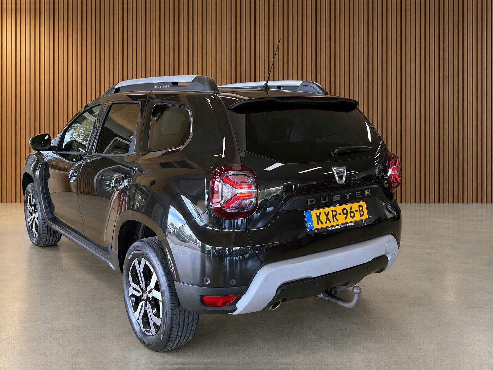 Dacia Duster 1.3 TCe Extreme | Stoelverwarming | Automaat |, Auto's, Gebruikt, 4 cilinders, Zwart, 1242 kg