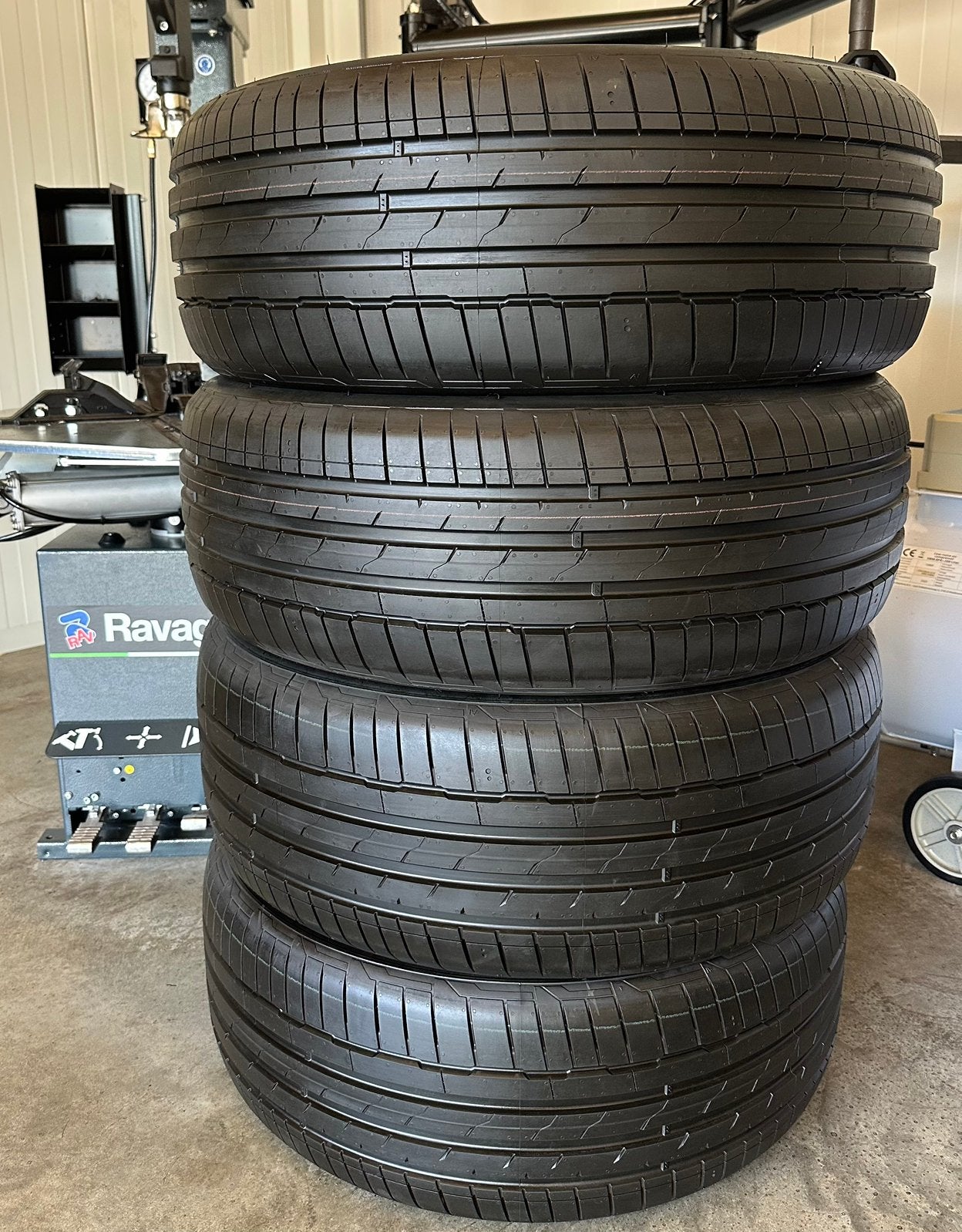 Hankook 235 55 19 en 255 50 19 Zomerbanden Inclusief Montage, Hankook, Nieuw, Breedset, Personenwagen