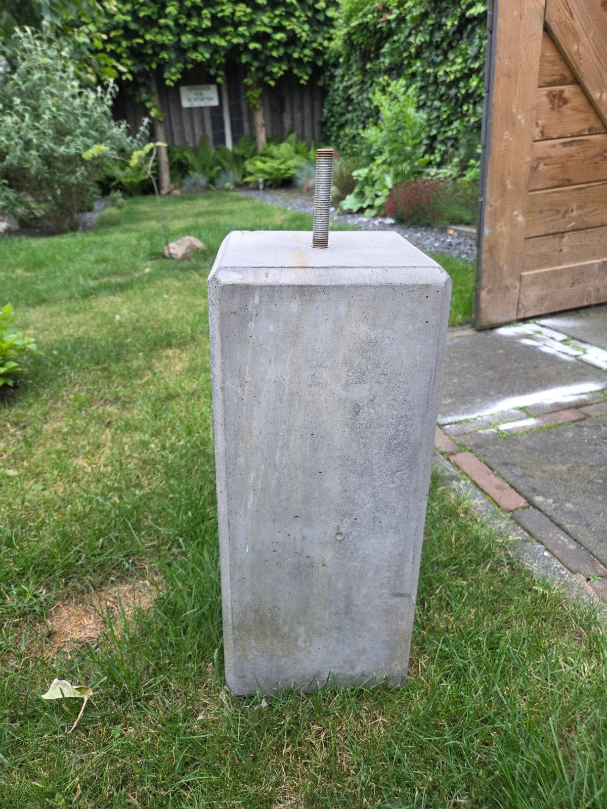 3x betonpoer 20x20x50 met M16 draadeind, Ophalen, Zo goed als nieuw