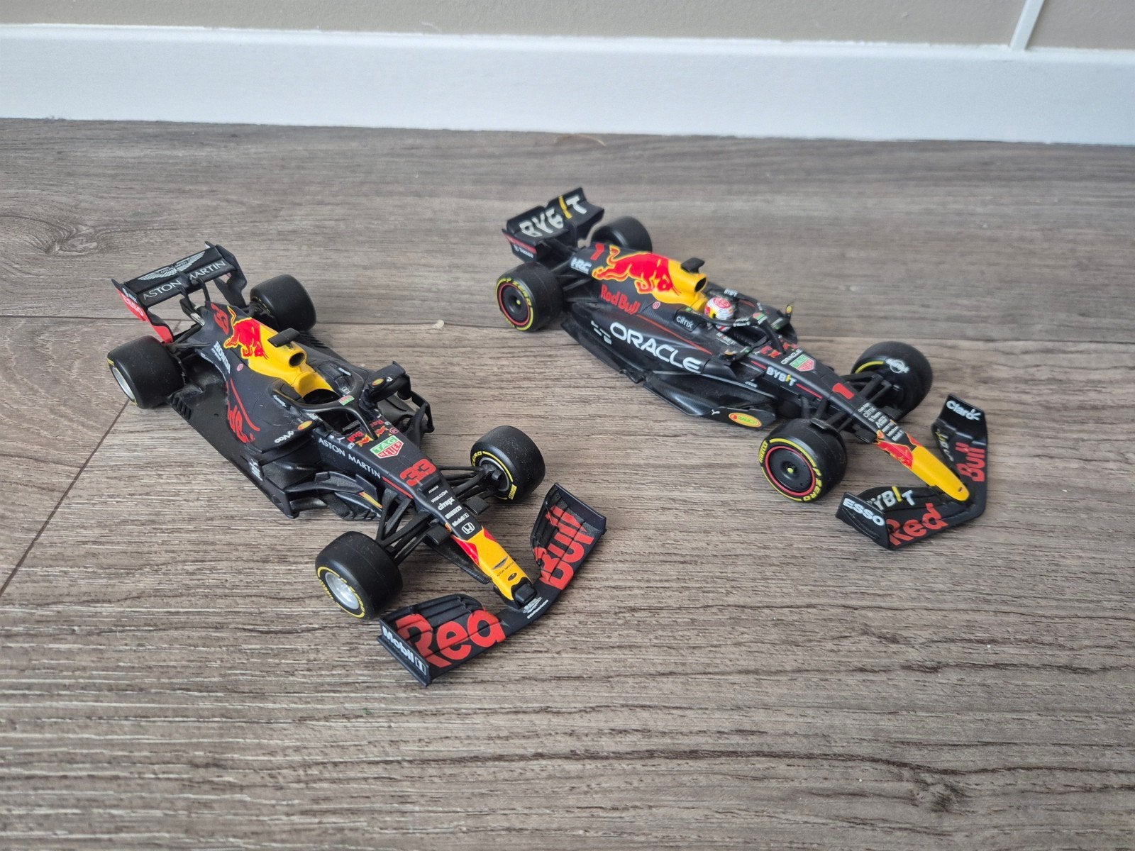 Red Bull Racing F1 1:24 (RB16 & RB18) jumbo uitgave, Ophalen of Verzenden, Zo goed als nieuw, Bburago