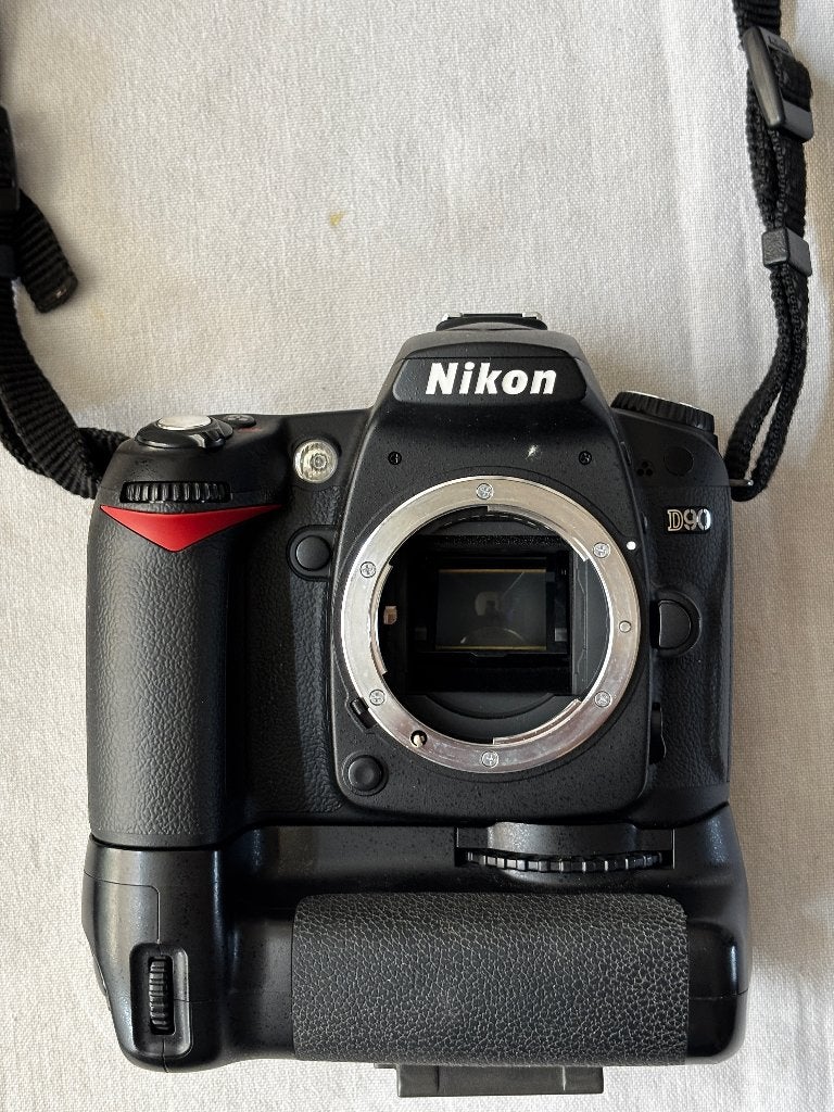 Nikon D90 met 2 zoom lenzen, Ophalen, Gebruikt, Spiegelreflex, 12 megapixels