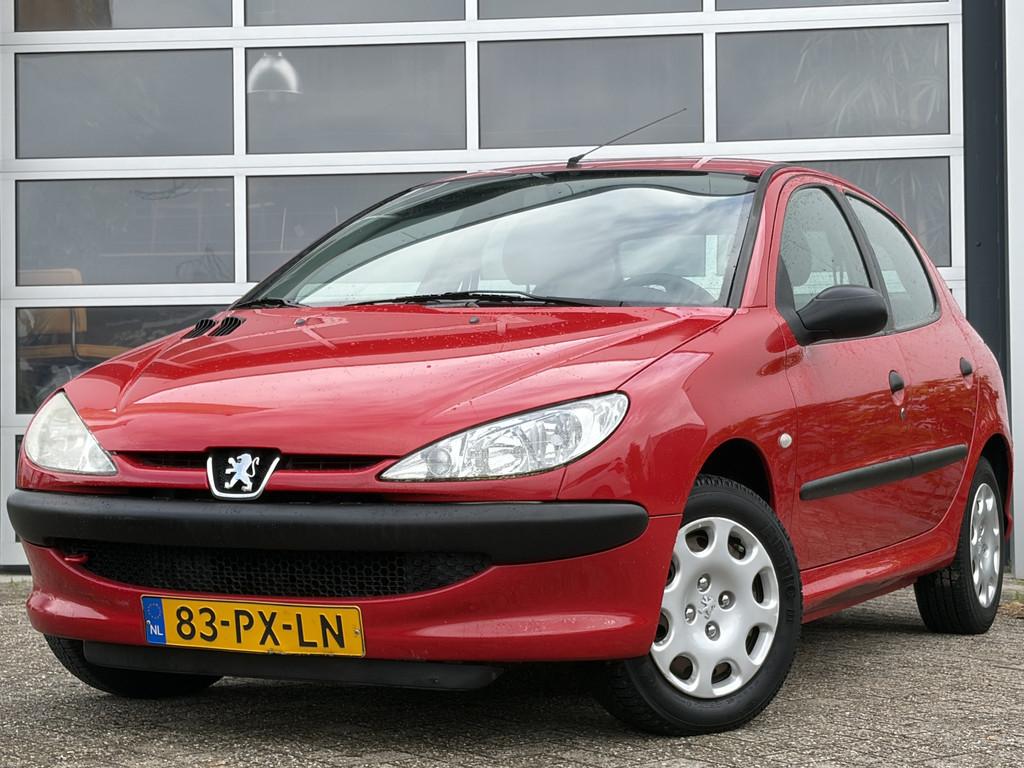 Peugeot 206 1.1 XR 60pk | Centrale vergrendeling met afstand, Voorwielaandrijving, Stof, Gebruikt, 31 €/maand