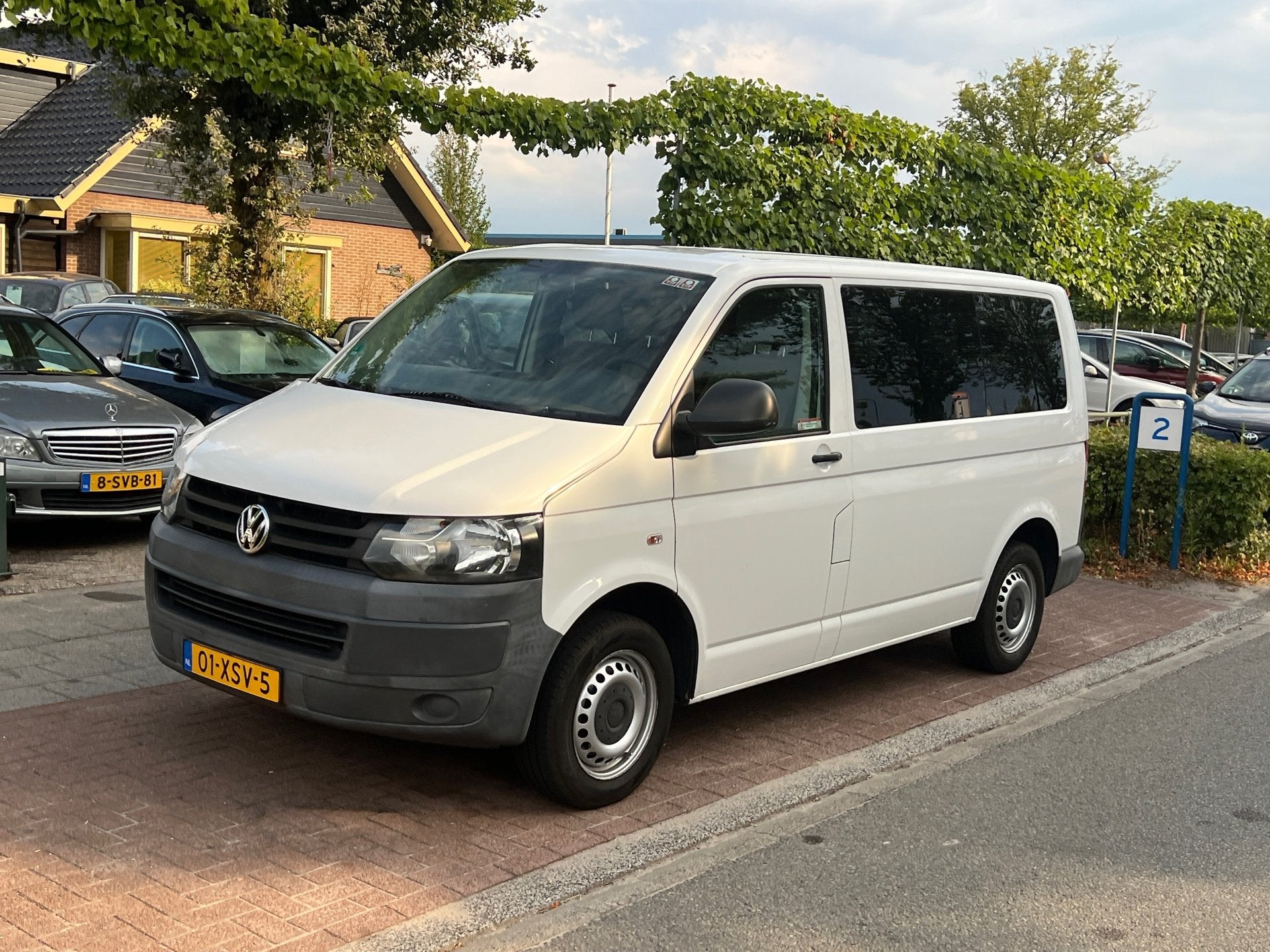 Volkswagen Transporter Kombi 2.0TDI L1H1 Trendline *9Pers| A, Voorwielaandrijving, Euro 5, Gebruikt, 241 €/maand