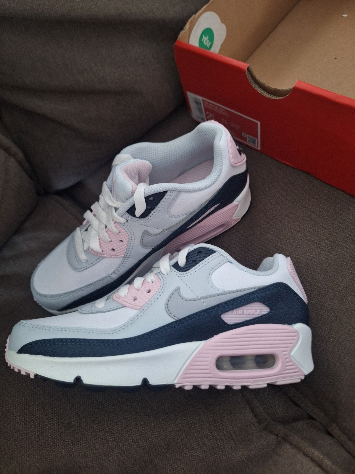 Nieuwe Nike Air Max 90 maat 34, Kinderen en Baby's, Kinderkleding | Schoenen en Sokken, Meisje, Schoenen, Nieuw, Ophalen of Verzenden