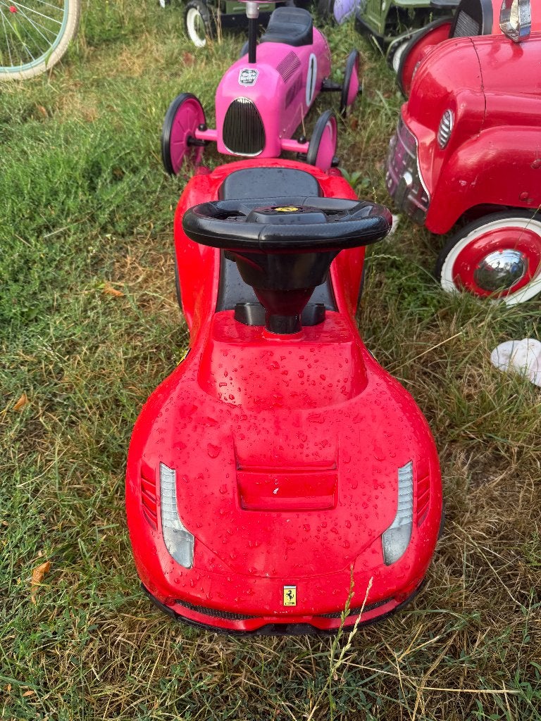 loopauto ferrari, Kinderen en Baby's, Speelgoed | Buiten | Voertuigen en Loopfietsen, Ophalen of Verzenden, Gebruikt