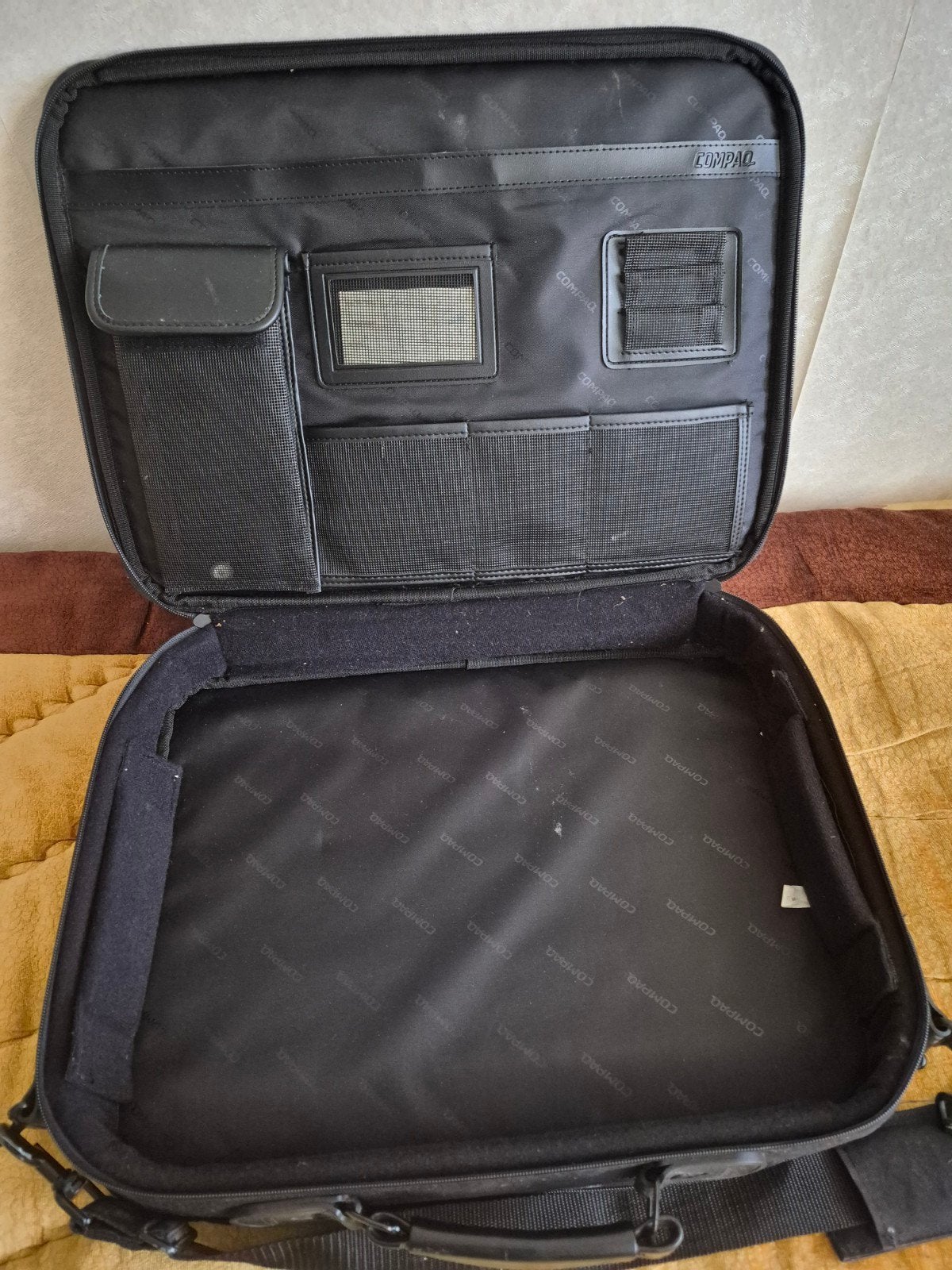 Compaq laptoptas - Zwart, met handvat en schouderband, Gebruikt, 15 inch, Handvat, Ophalen of Verzenden