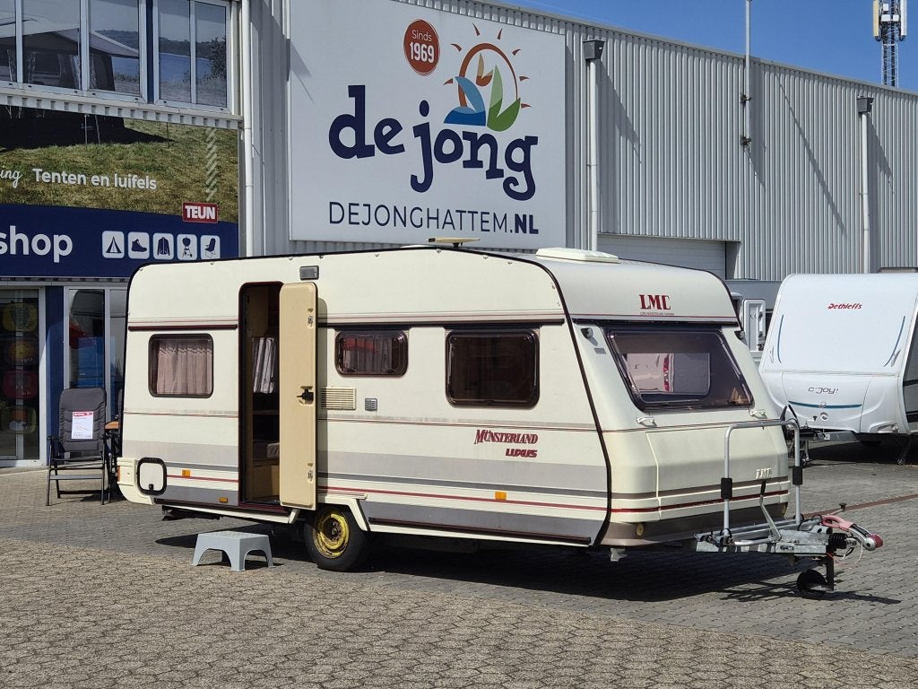 LMC Luxus 490 P Voortent - Klap bovenbed, Overige typen, Standaardzit, Bedrijf, 750 - 1000 kg