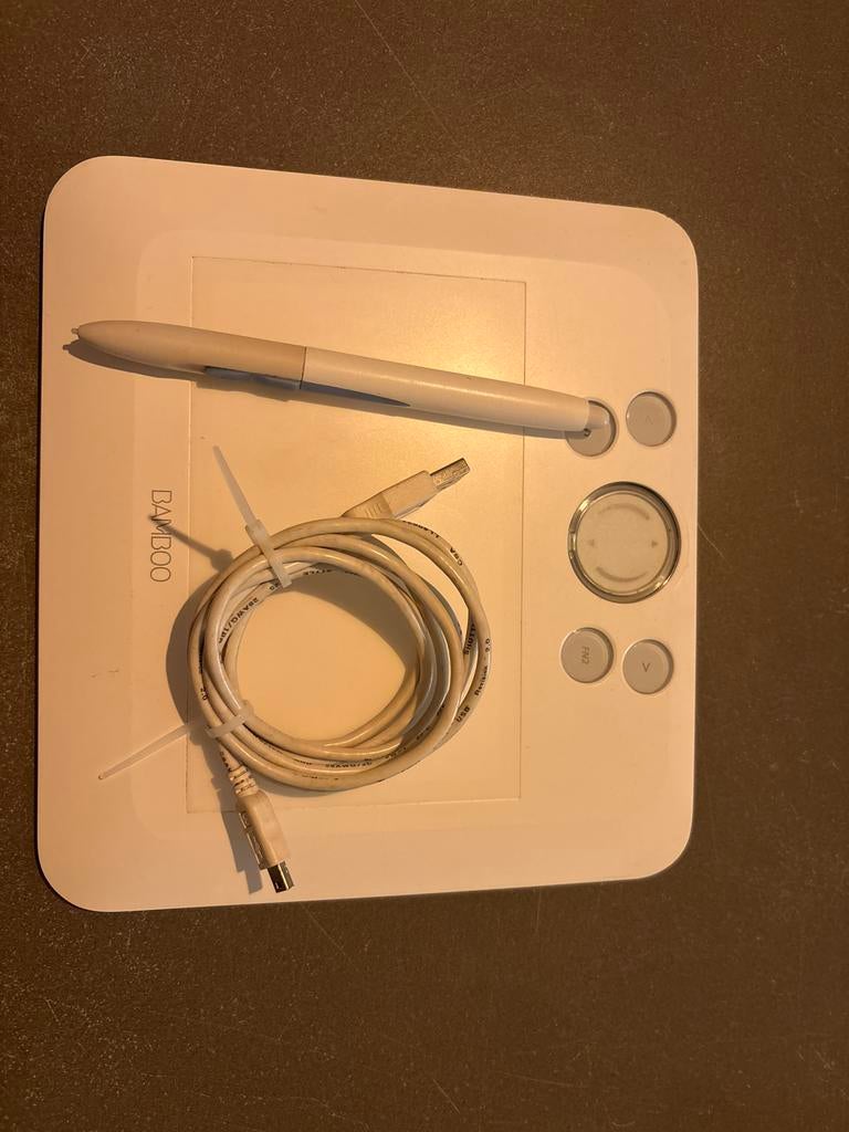 Wacom Bamboo Fun CTE-450 tekentablet met pen en kabel, Computers en Software, Tekentablets, Gebruikt, Bedraad, Ophalen of Verzenden