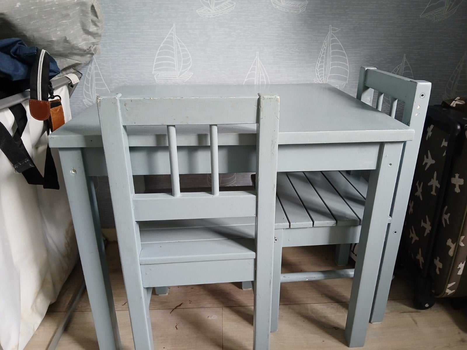IKEA kindertafeltje met 2 bijpassende stoeltjes, Kinderen en Baby's, Kinderkamer | Tafels en Stoelen, Ophalen of Verzenden, Gebruikt