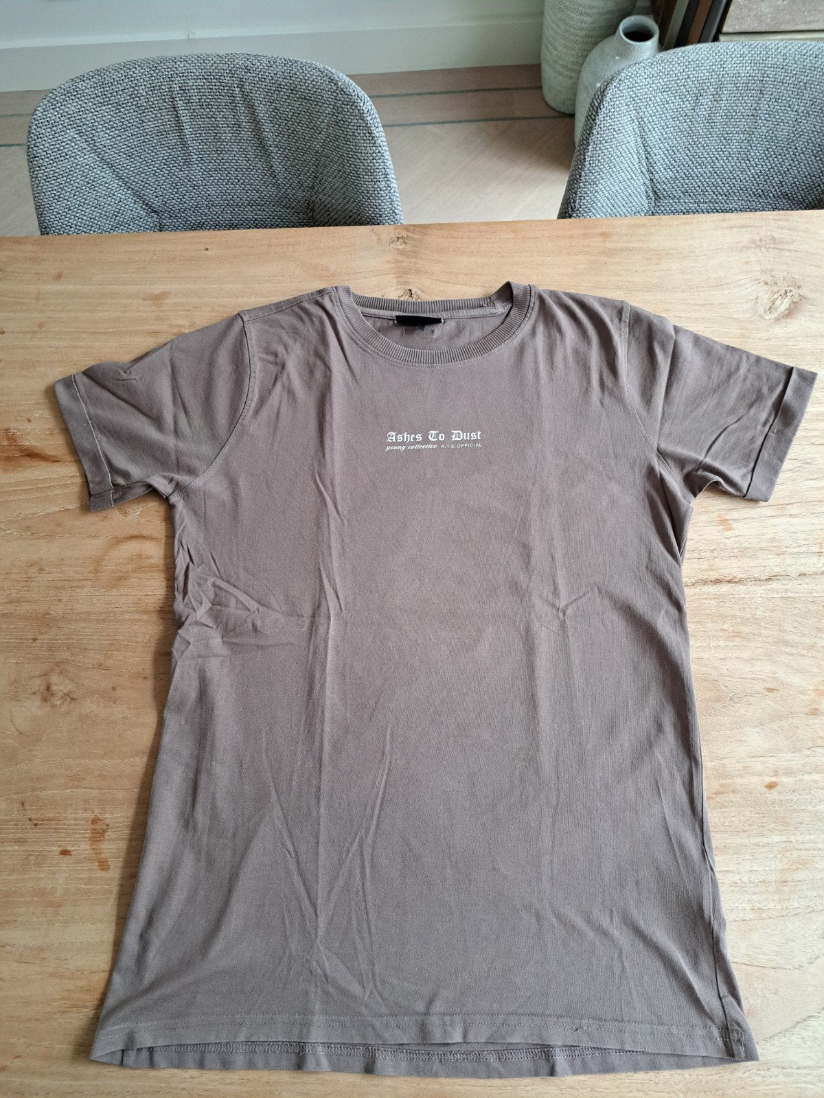 Bruin t-shirt met print van Ashes to Dust, Bruin, Maat 48/50 (M), Ashes to dust, Ophalen of Verzenden