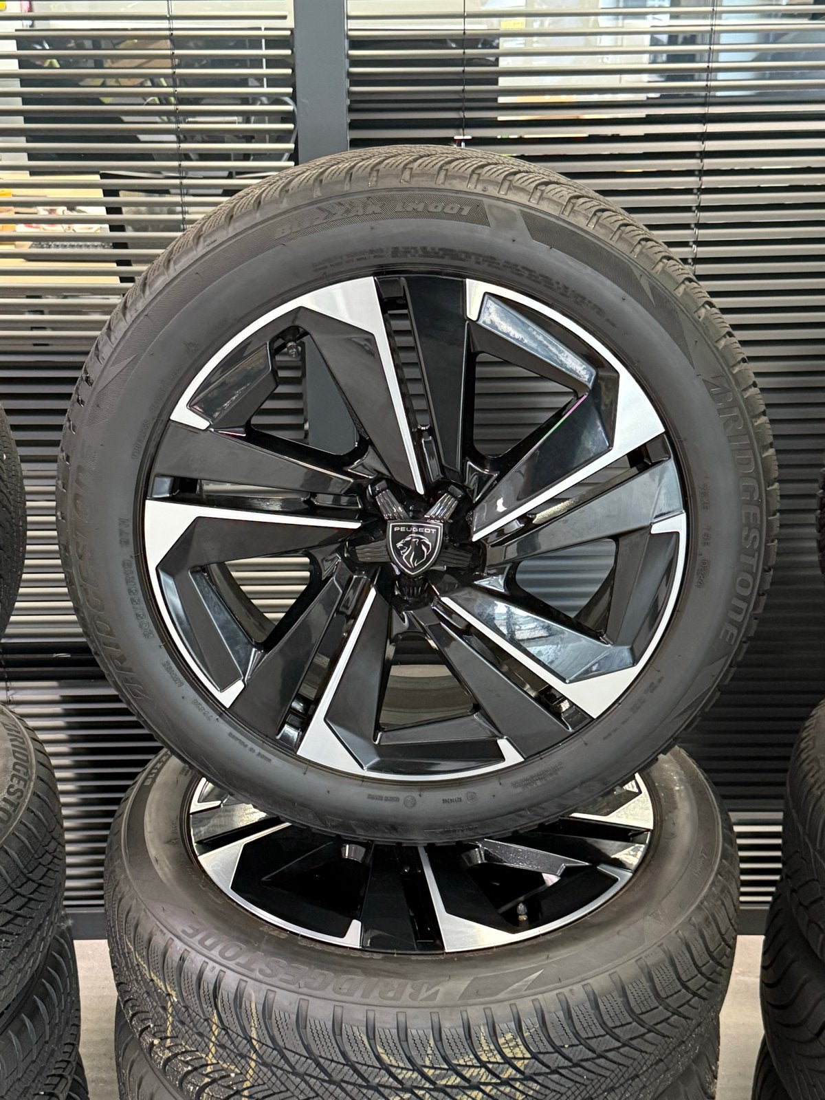 19” Peugeot 408 Velgen met winterbanden - Bridgestone, 19 inch, Gebruikt, Banden en Velgen, Personenwagen