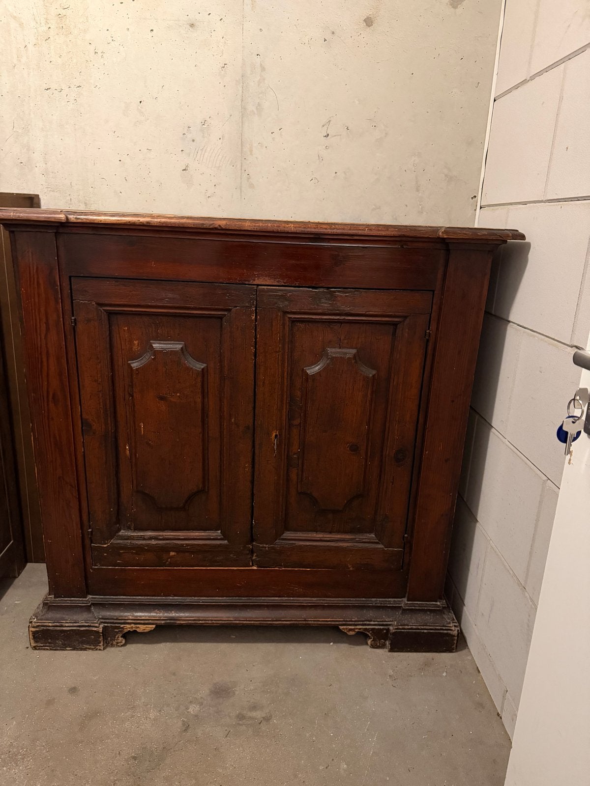 Vintage Spaanse massief houten kast jaren '60-'70, Ophalen