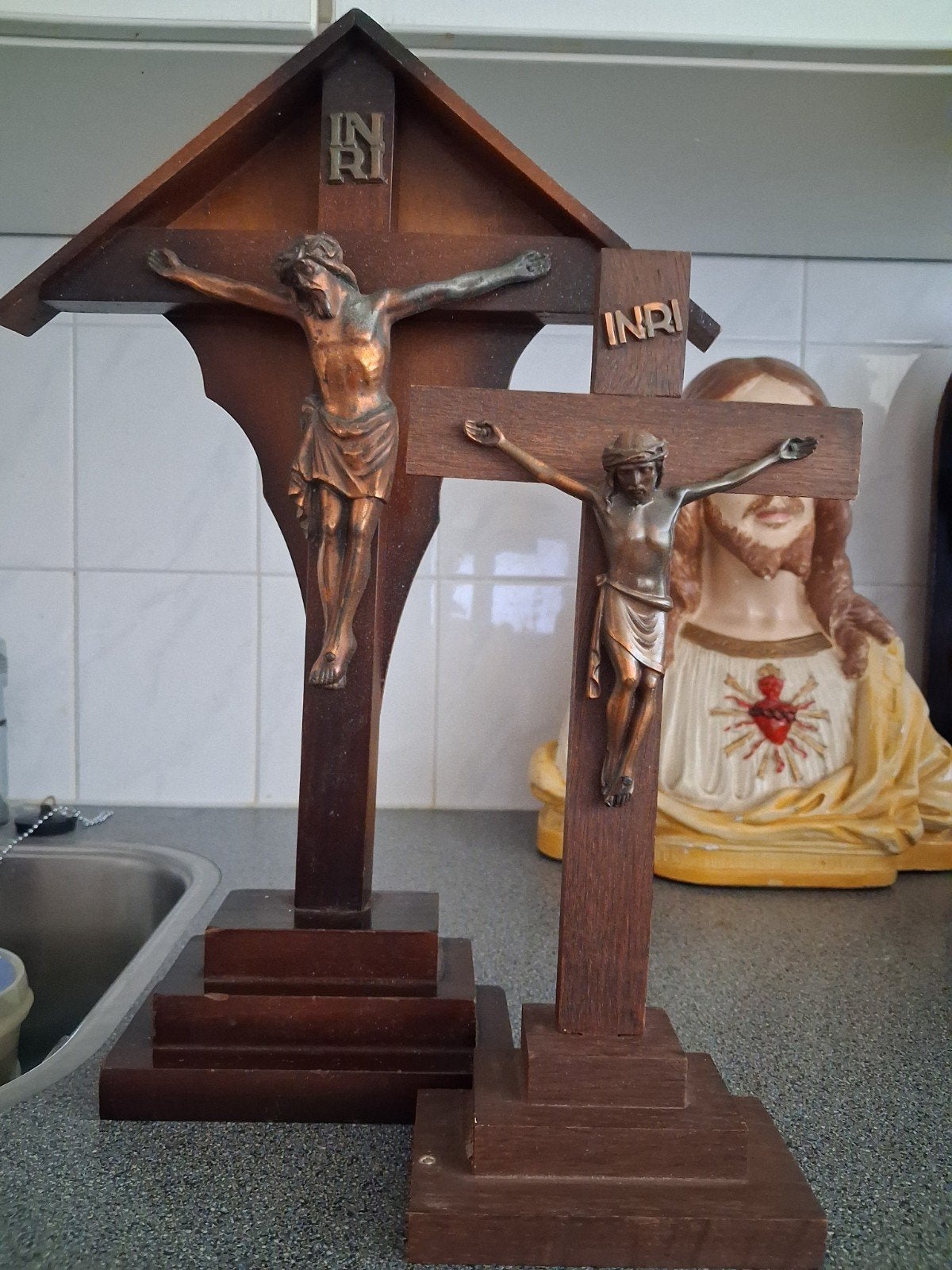 CRUCIFIX MET JEZUS AAN HET KRUIS GOLGOTHA, Antiek en Kunst, Antiek | Religie, Ophalen of Verzenden