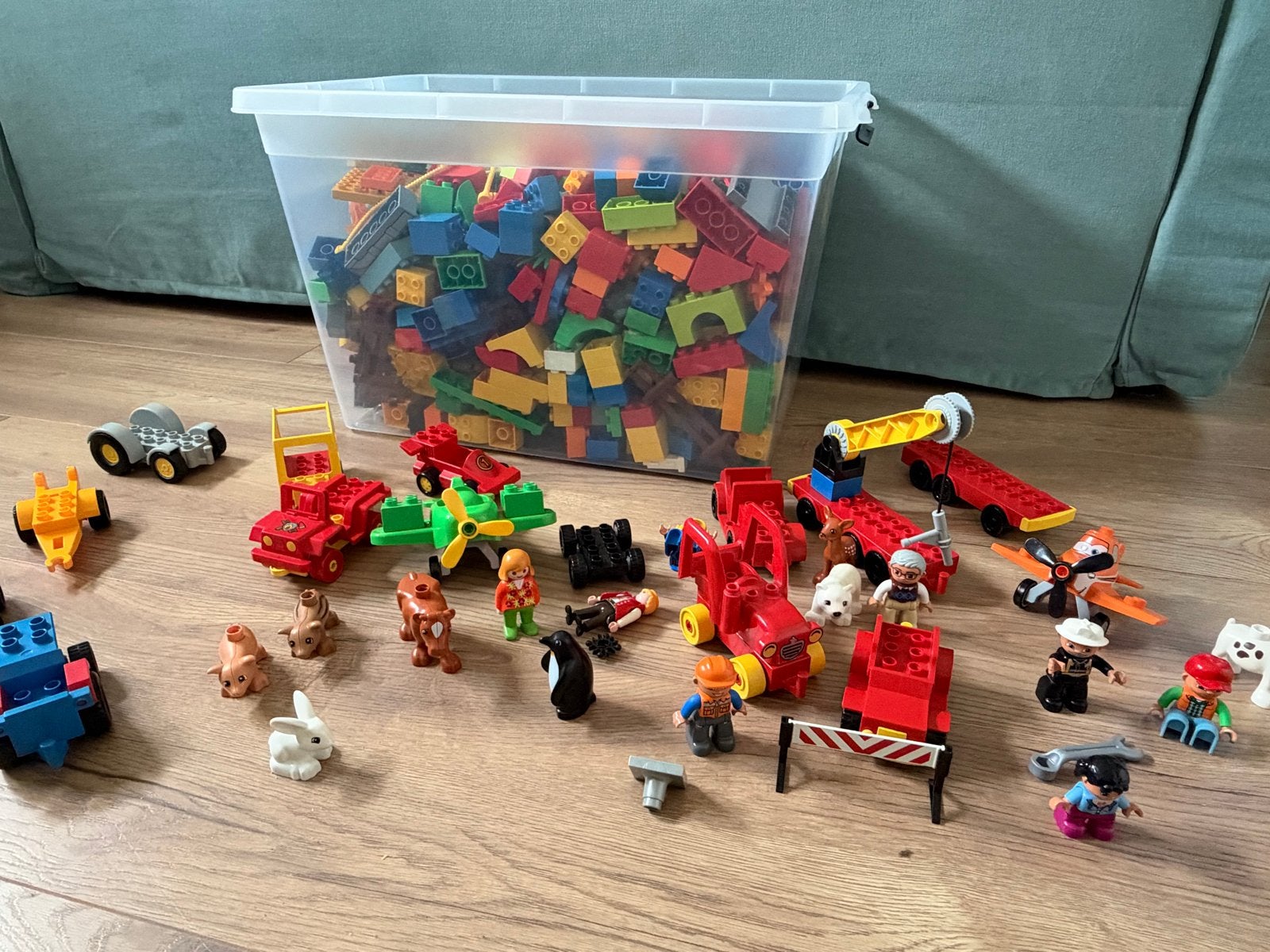 Grote partij LEGO Duplo met grondplaten en figuren, Ophalen, Inclusief minifiguren, Gebruikt, Duplo