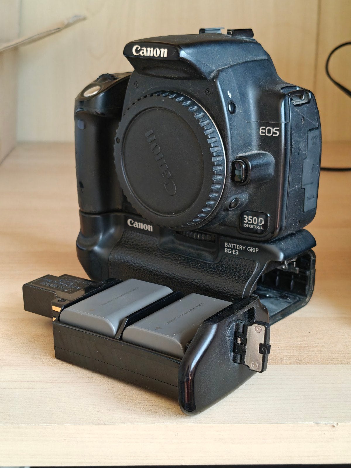 Canon EOS 350D Spiegelreflexcamera met Battery Grip, Audio, Tv en Foto, Fotocamera's Digitaal, Ingebouwde flitser, Gebruikt, Spiegelreflex