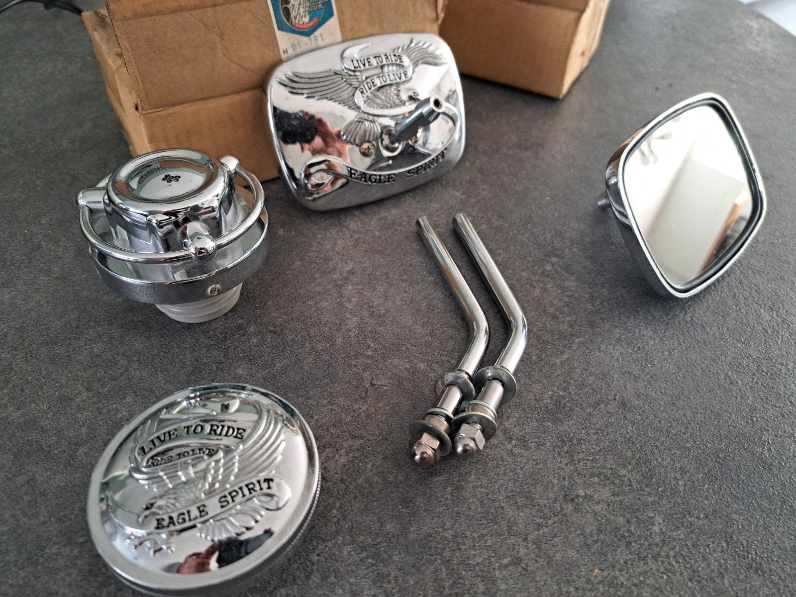 spiegels en 2x tankdop tbv harley davidson., Motoren, Onderdelen | Harley-Davidson, Ophalen of Verzenden, Nieuw