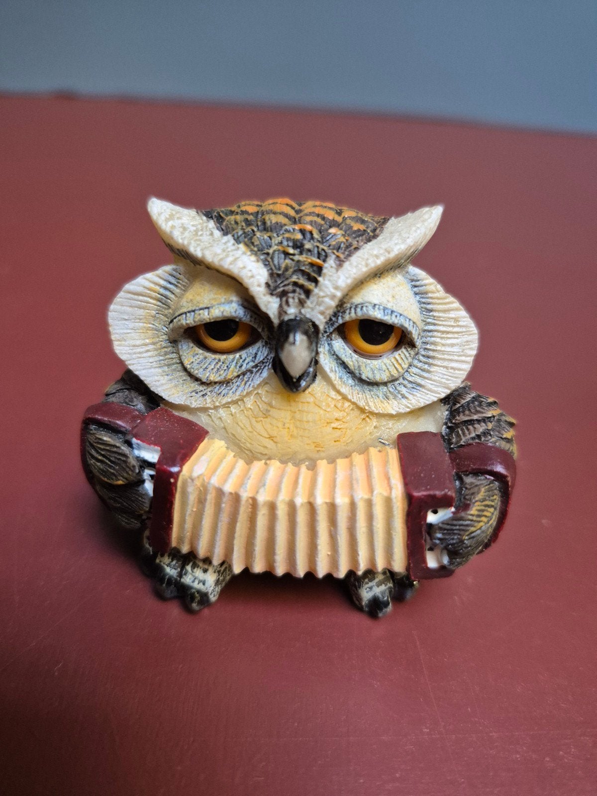 Uil beeldje met accordeon - Decoratie, Ophalen of Verzenden, Zo goed als nieuw, Dier