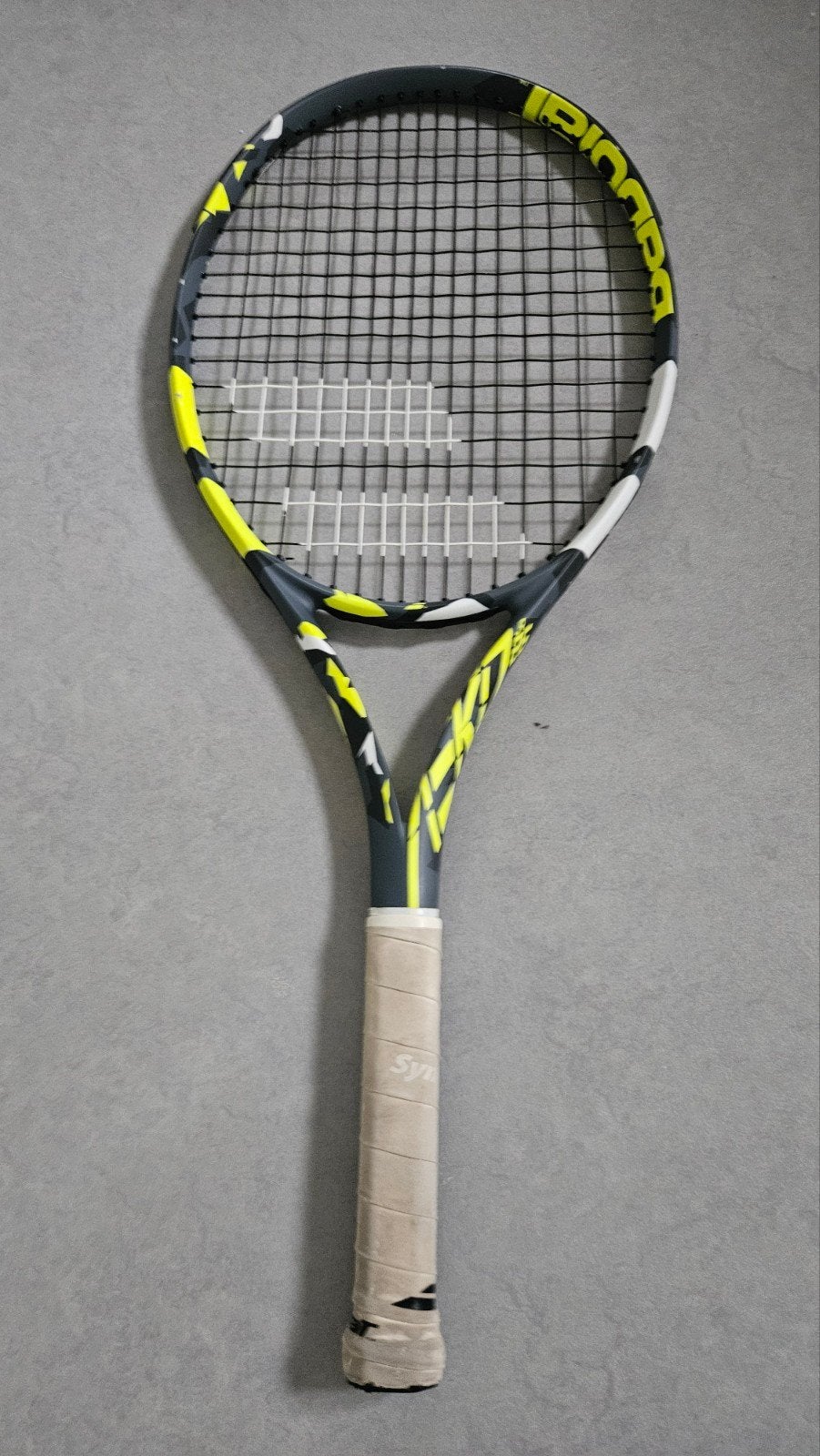 Tennisracket Aero Junior 26 kinderen grijs/geel, Sport en Fitness, Tennis, Ophalen of Verzenden, Racket, Babolat