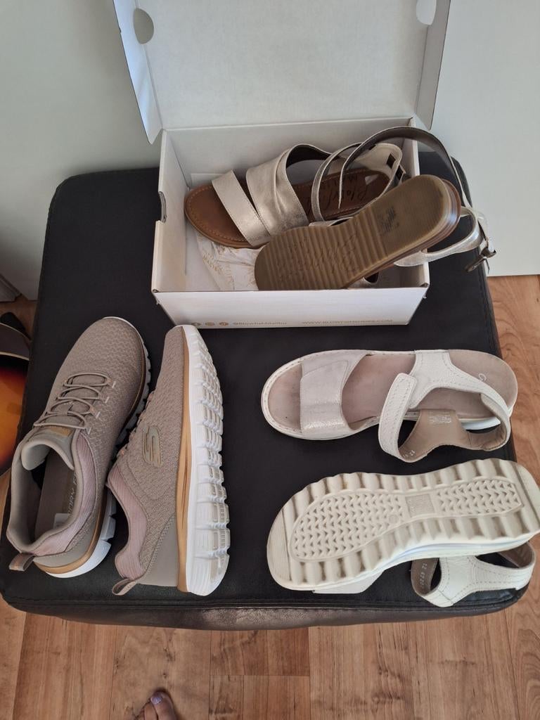 3 paar damesschoenen: sneakers, sandalen en instapper maat39, Beige, Ophalen of Verzenden, Sneakers of Gympen, Skechers, Blowfish, Gabor