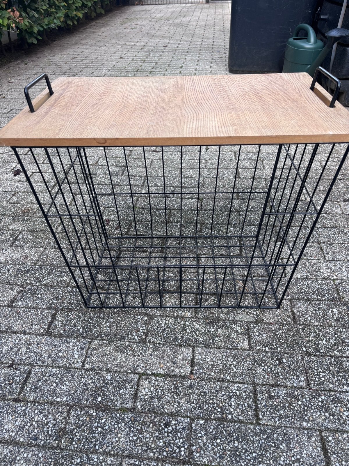 Draadmand met houten blad - Opbergmand/Bijzettafel, Ophalen of Verzenden, Gebruikt