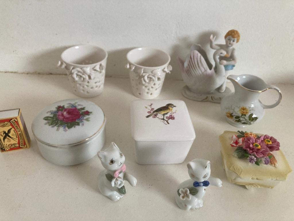 kitsch wattenschaaltjes beeldjes potjes vaasje kattenbeeldje, Antiek en Kunst, Ophalen of Verzenden