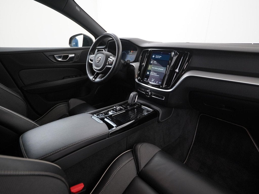 Volvo V60 2.0 T6 Recharge AWD R-Design | Trekhaak | 360 Came, Auto's, 12 maanden, Gebruikt, Euro 6, 4 cilinders