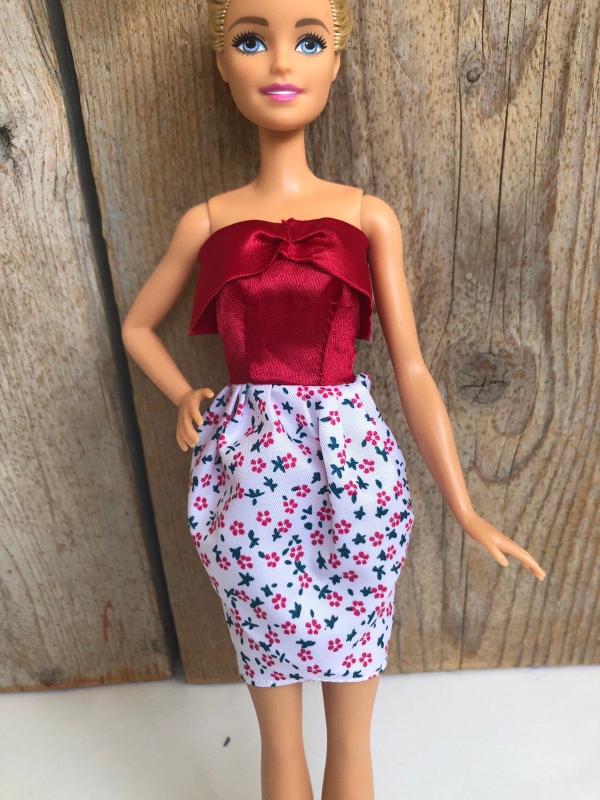 Wit rode Barbie jurk, Ophalen of Verzenden, Zo goed als nieuw, Barbie